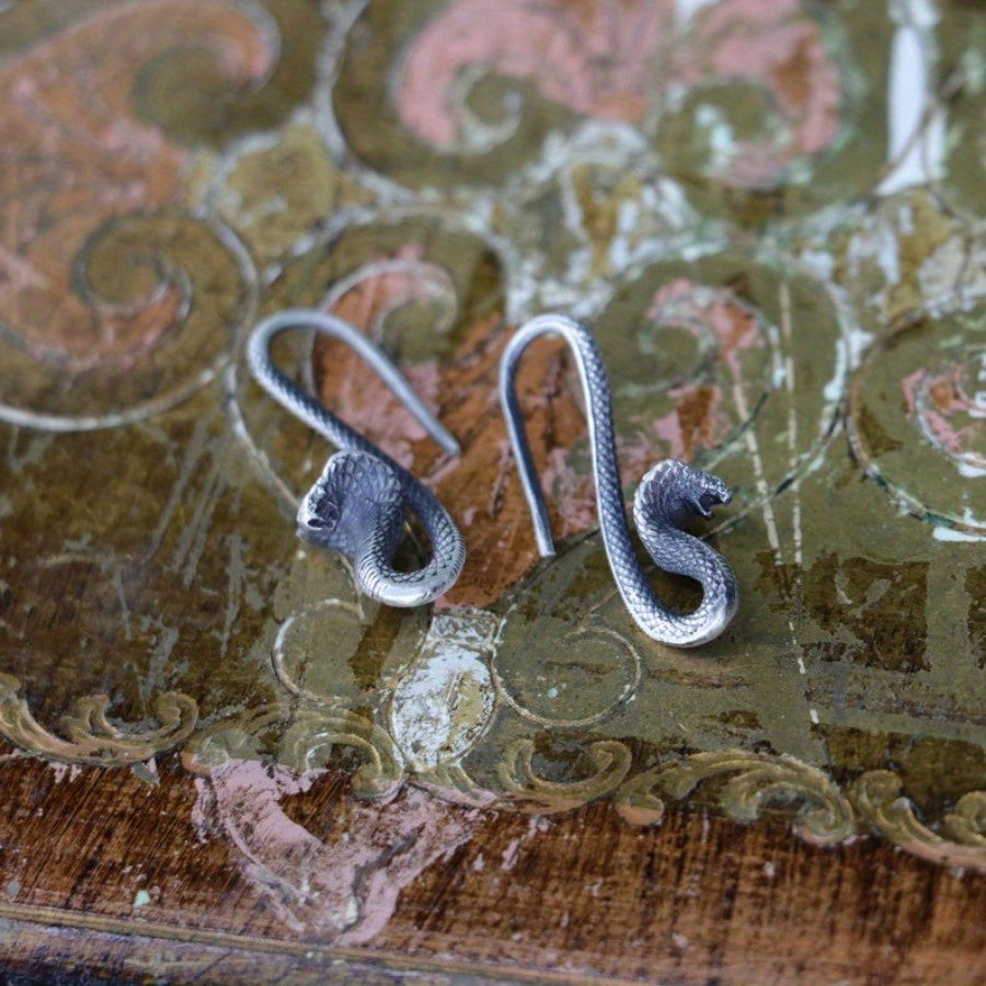 The Subtle Serpent – Sleek Unisex Earrings