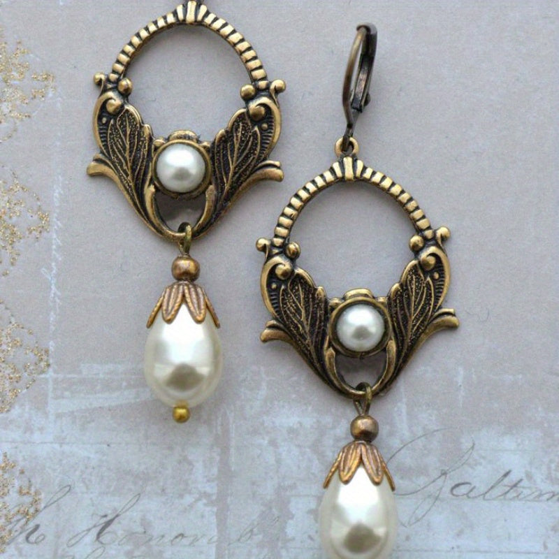 Vintage Golden Pendant Earrings